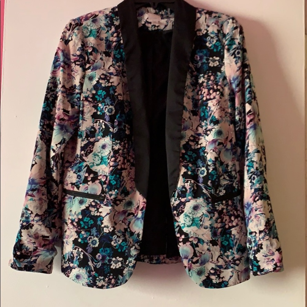Floral poly blazer